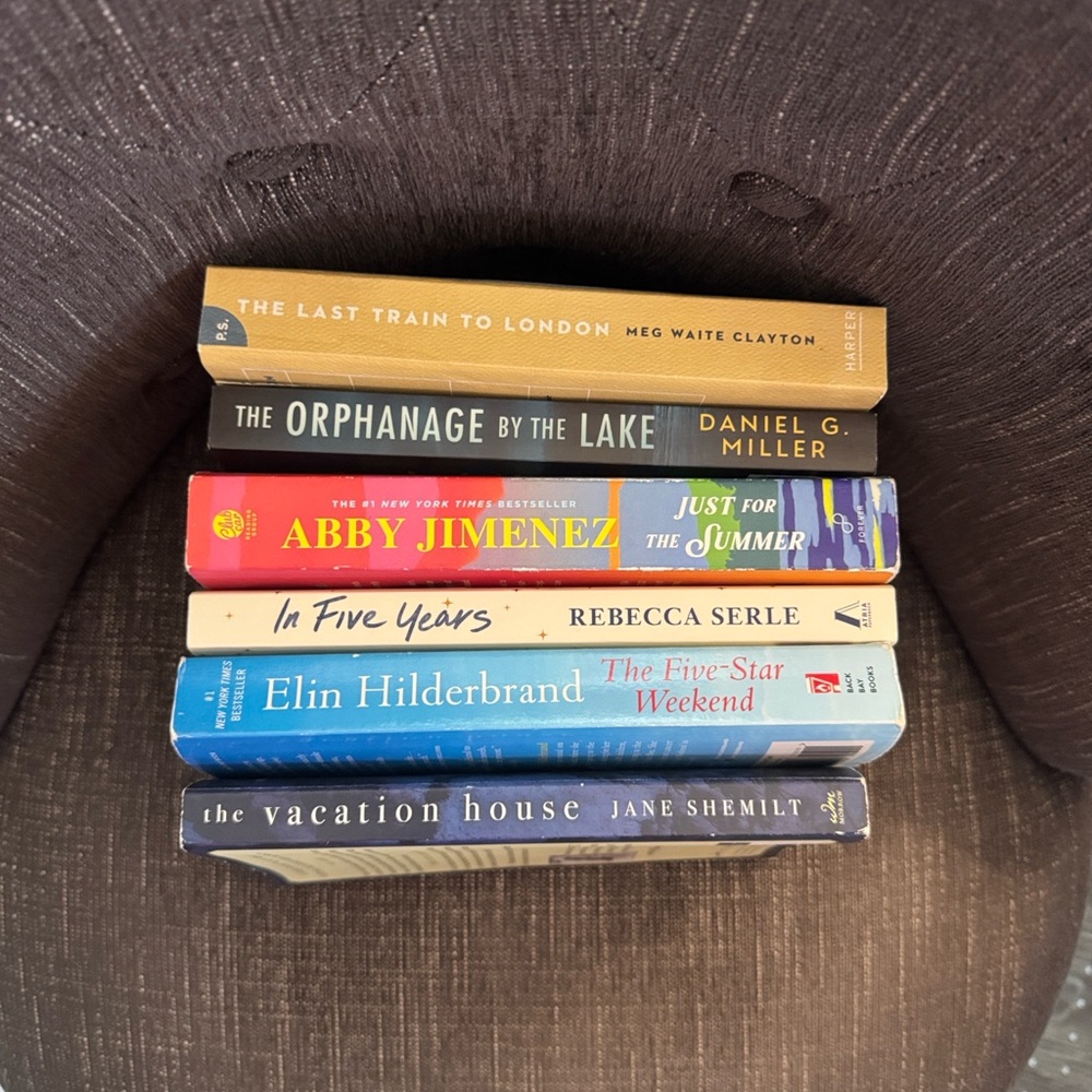 Books - Picture 5 of 5